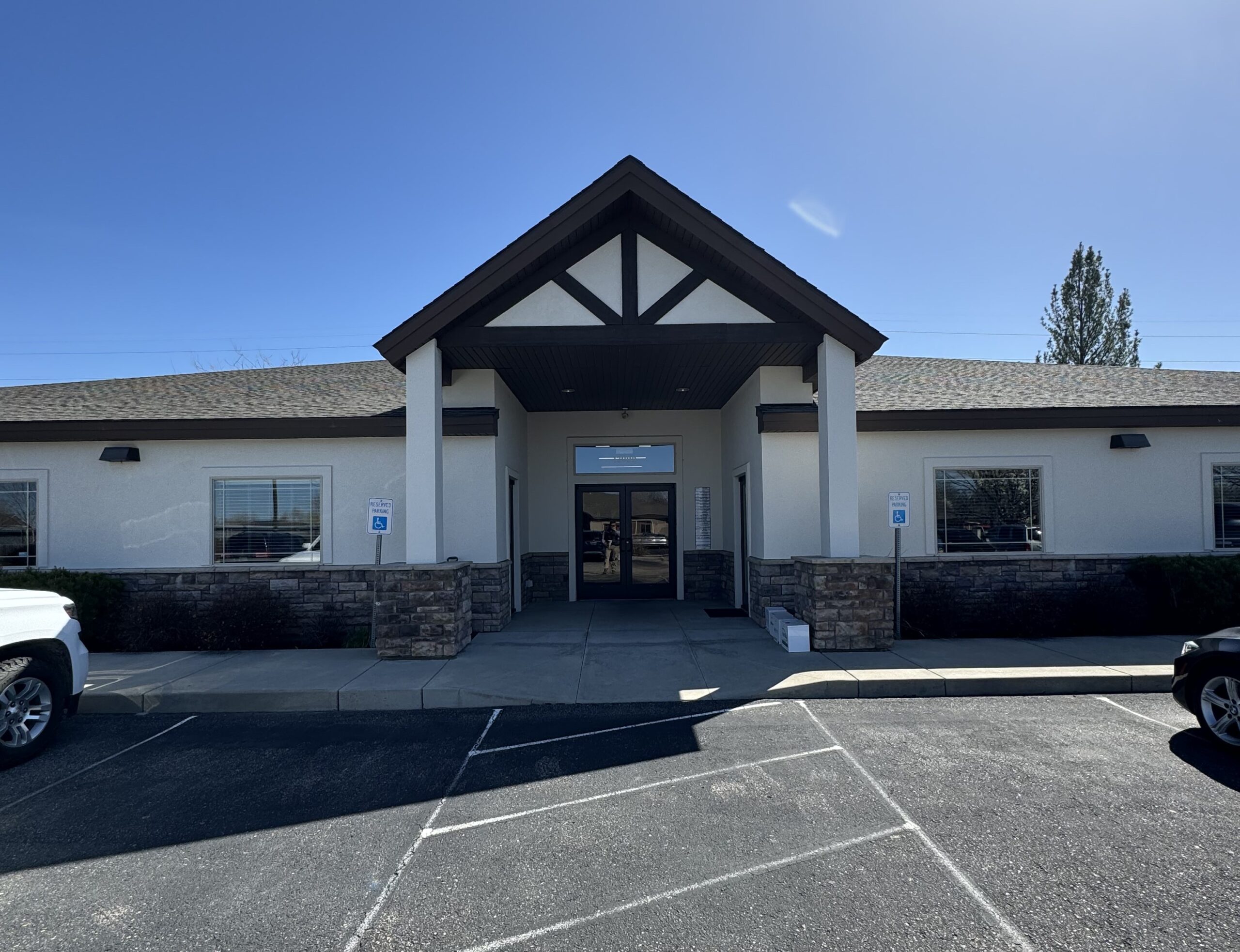 98 850 SF Office Spaces For Lease Caldwell, ID Lee & Associates