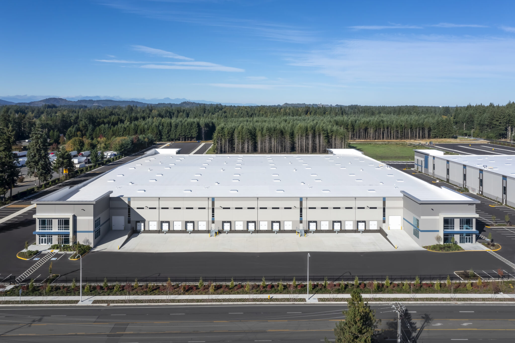 DAEDONGUSA SIGNS LEASE FOR 149,340 SF WAREHOUSE IN TUMWATER Lee