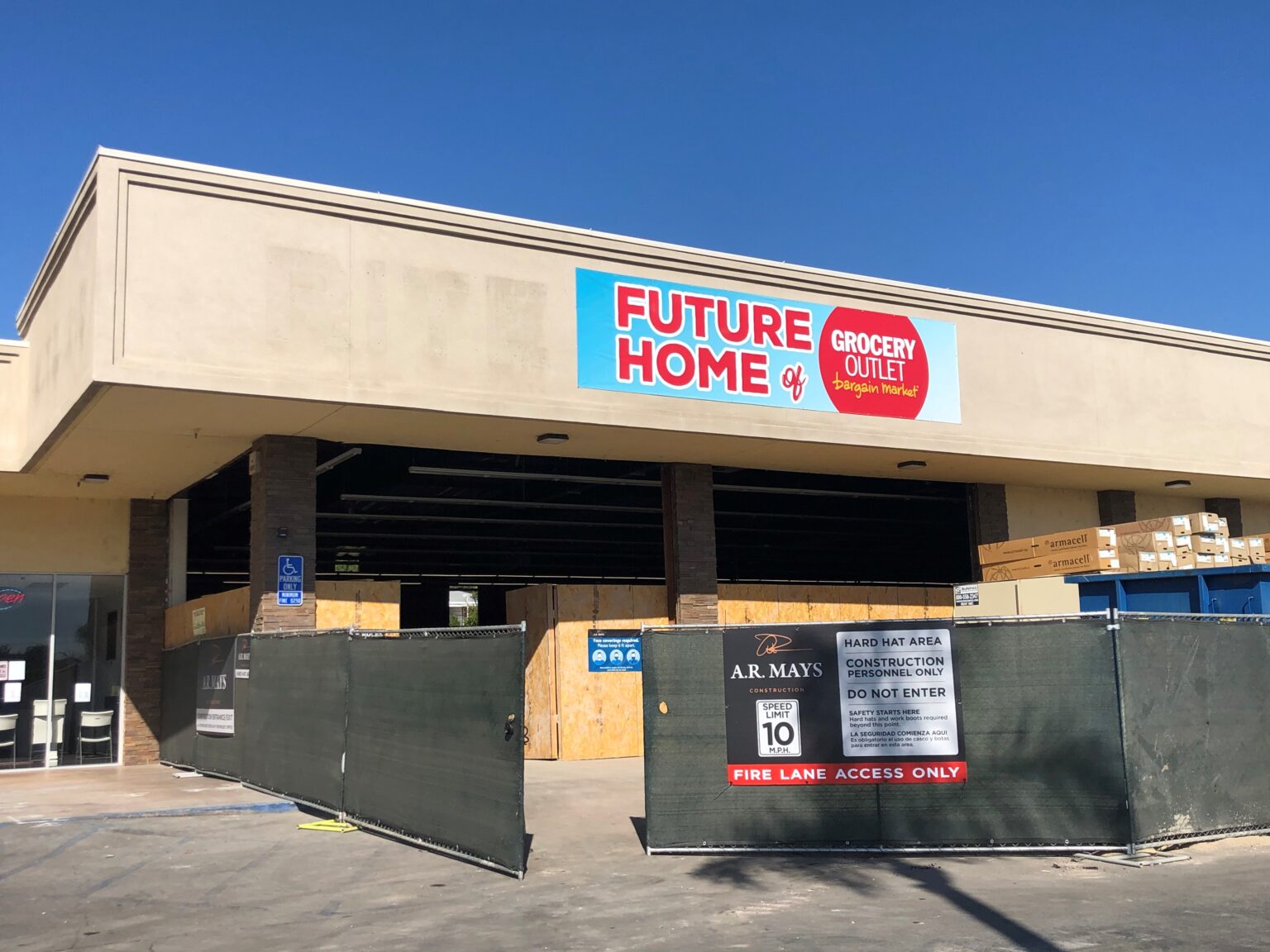 LEE & ASSOCIATESPASADENA CLOSES 17,000 SF LEASE WITH GROCERY OUTLET